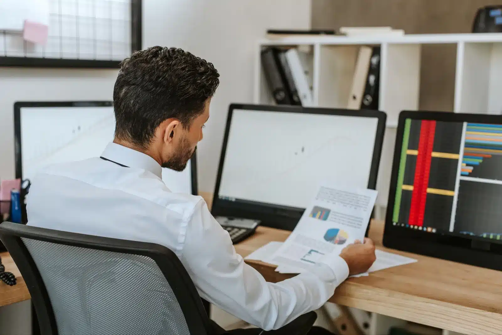 healthcare-payment-integrity-analyst-reviewing-claim-patterns